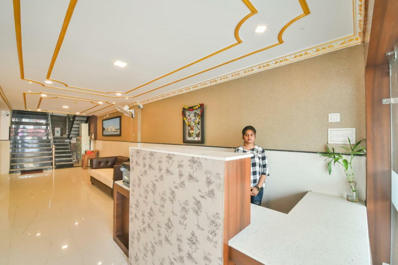 Golden Feather Hotel Udaipur Buitenkant foto
